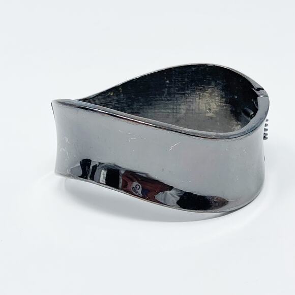 Dark Gray Silver Tone Wave Bangle Bracelet 1" Wide Fashion Statement Costume - Picture 9 of 11